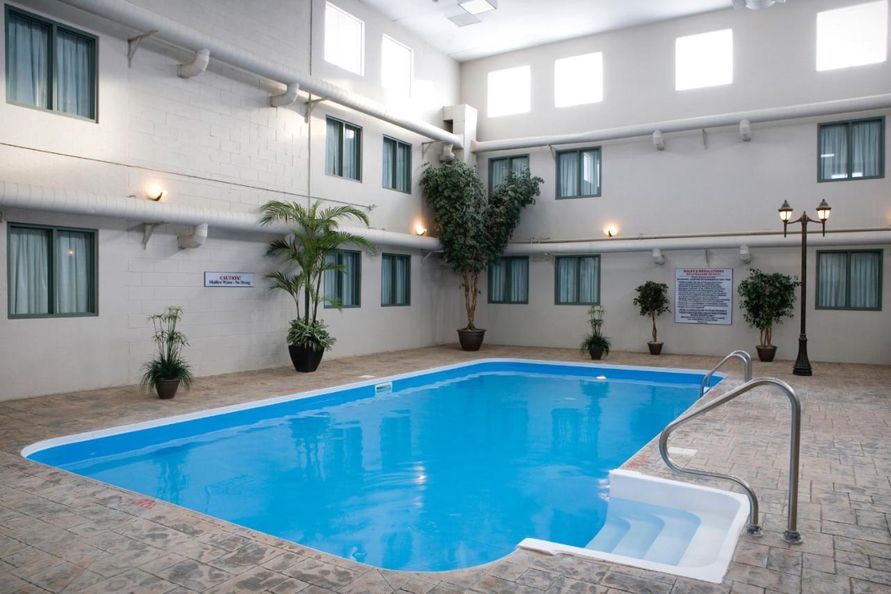 Heritage Inn Hotel & Convention Centre - High River エクステリア 写真