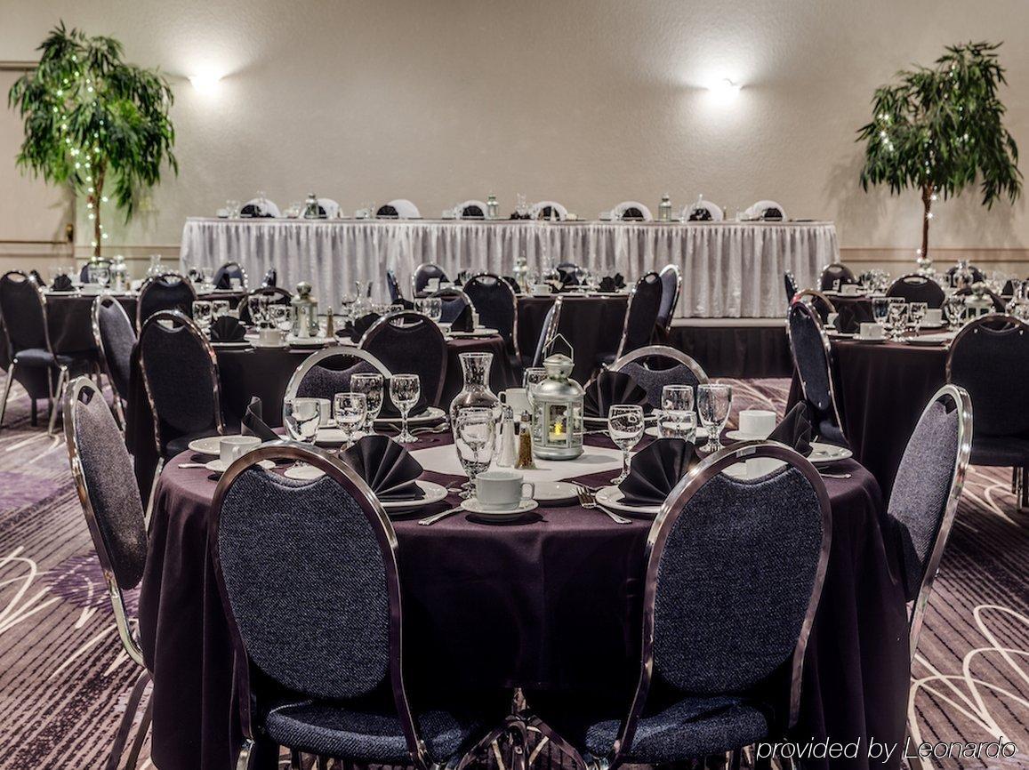 Heritage Inn Hotel & Convention Centre - High River エクステリア 写真