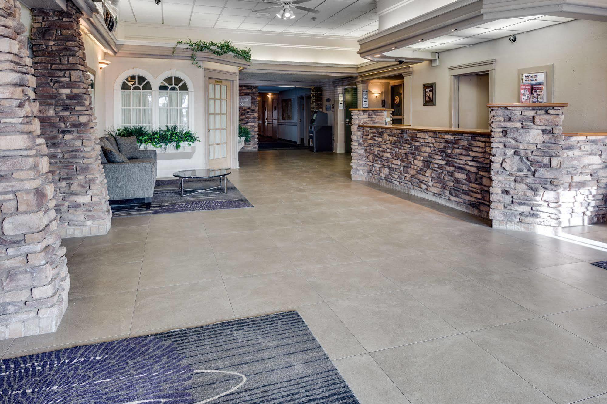 Heritage Inn Hotel & Convention Centre - High River エクステリア 写真